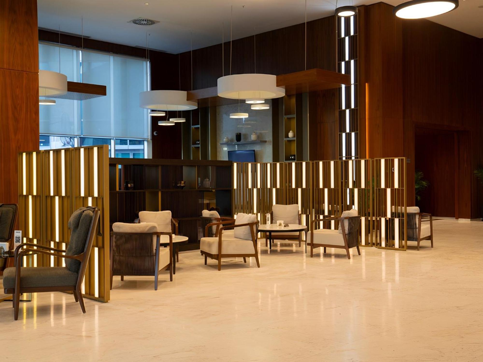 Radisson Hotel & Residences เอร์เบล ภายนอก รูปภาพ
